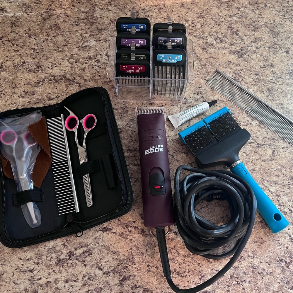 Dog grooming set